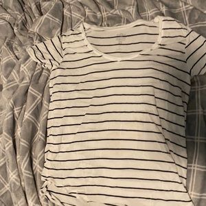 white and black stripped t shirt